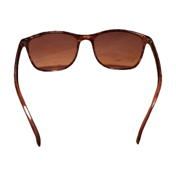 ⚜️Sunsentials Cheetah Print Sunglasses! - Picture 3 of 5